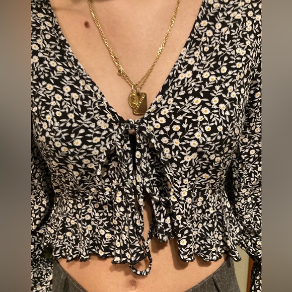 Size s, black and white - Picture 3 of 3